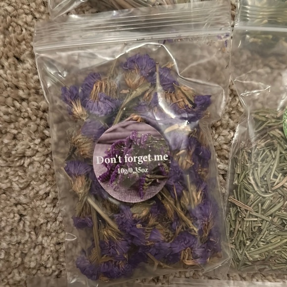 Assorted Dried Flowers Collection - Picture 10 of 16